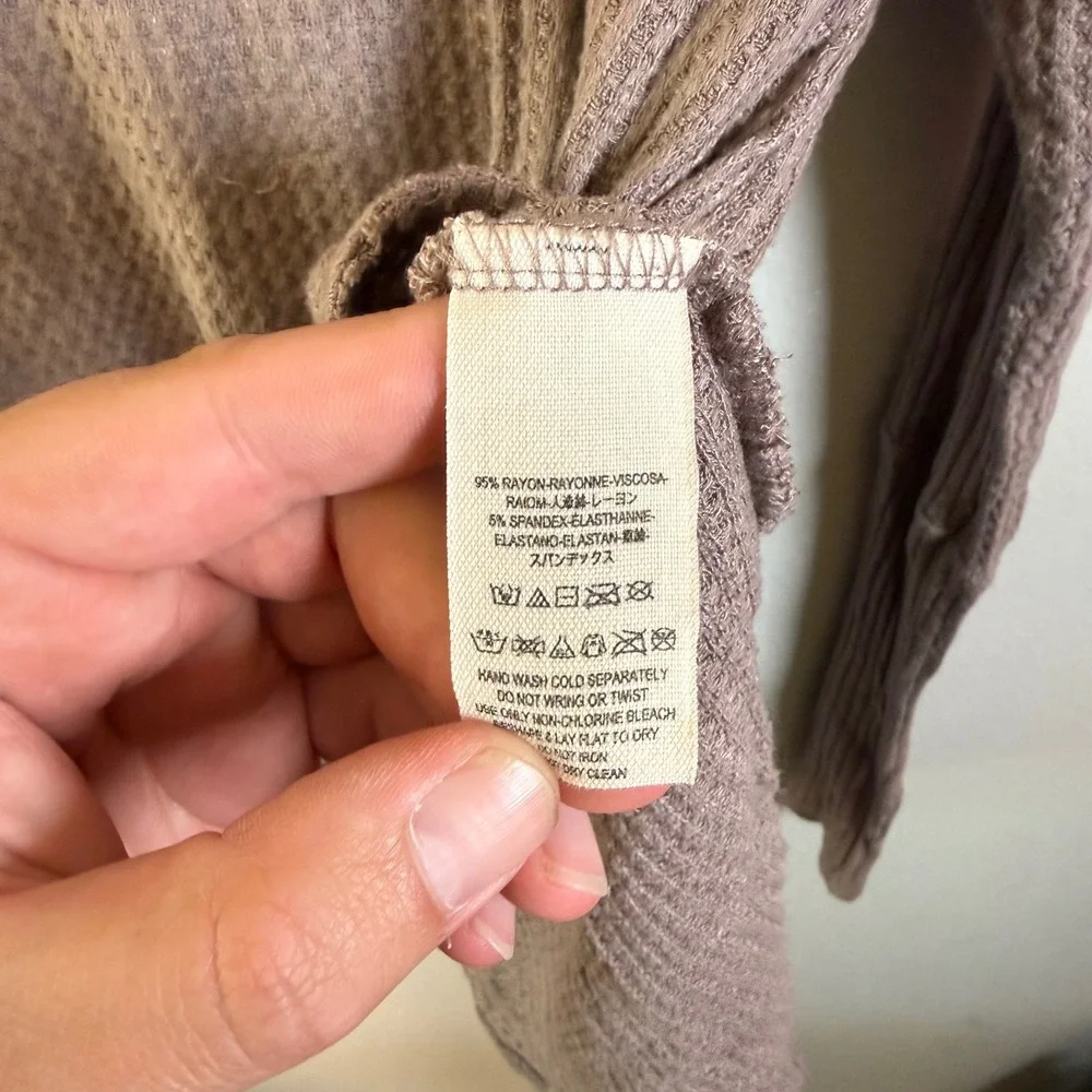 We The Free Free People Mauve Cowl Neck‎ Thermal Waffle Knit Top XS Thumbholes